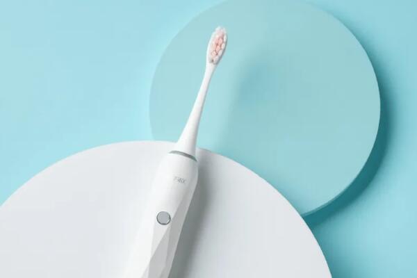 電動(dòng)牙刷的危害，這三類人群不適合用電動(dòng)牙刷