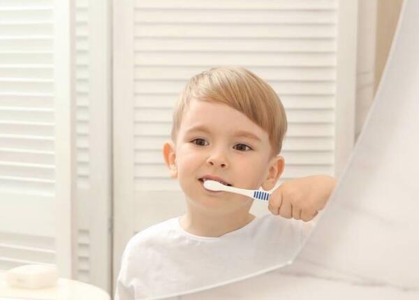 如何用兒童電動牙刷刷牙？兒童電動牙刷使用方法，一篇全覽