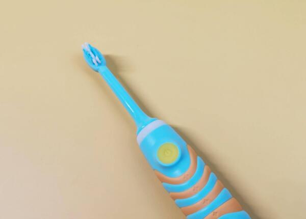 電動(dòng)牙刷常見(jiàn)問(wèn)題：盤點(diǎn)使用兒童電動(dòng)牙刷的四大問(wèn)題