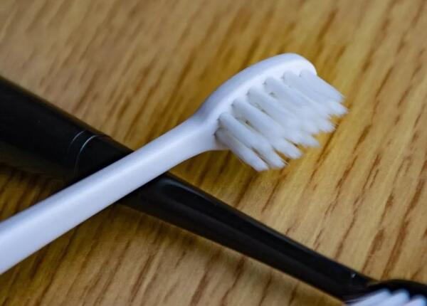 為什么明星都用手動(dòng)牙刷？原來(lái)，手動(dòng)牙刷竟有這般優(yōu)勢(shì)