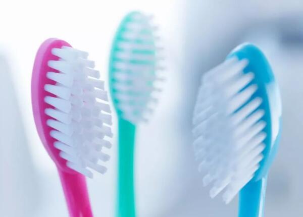 牙刷為啥會掉毛怎么辦？看完這篇文章，牙刷掉毛不再是問題！
