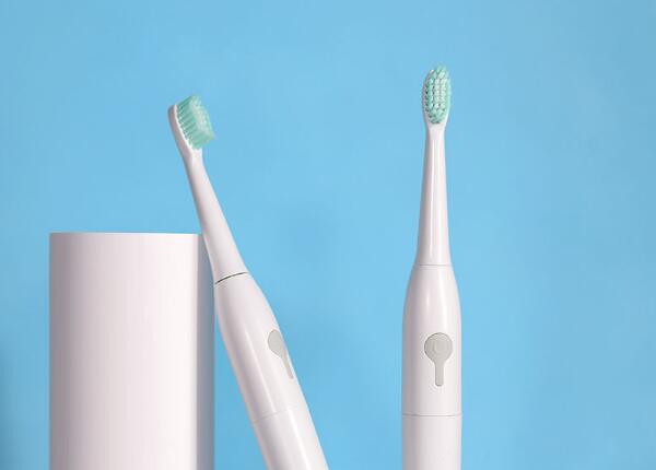 自動牙刷好還是沖牙器好？一篇教你選出適合的刷牙工具