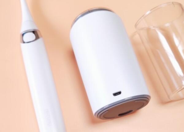 牙刷充電方式選擇：電動牙刷是無線充電好還是有線好？