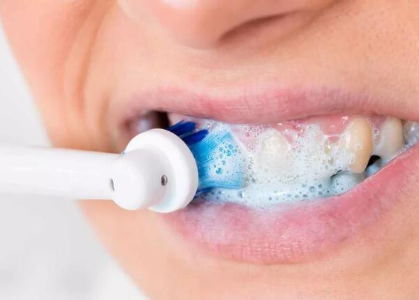 震動(dòng)式電動(dòng)牙刷的正確使用方法詳解，僅此一篇