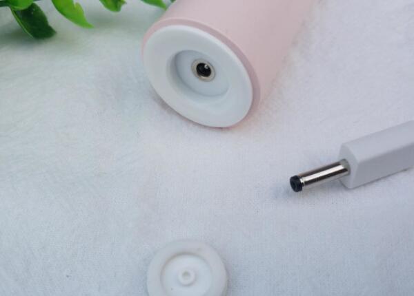 電動牙刷充電口小圓口防水嗎？現(xiàn)代電動牙刷防水效果卓越！